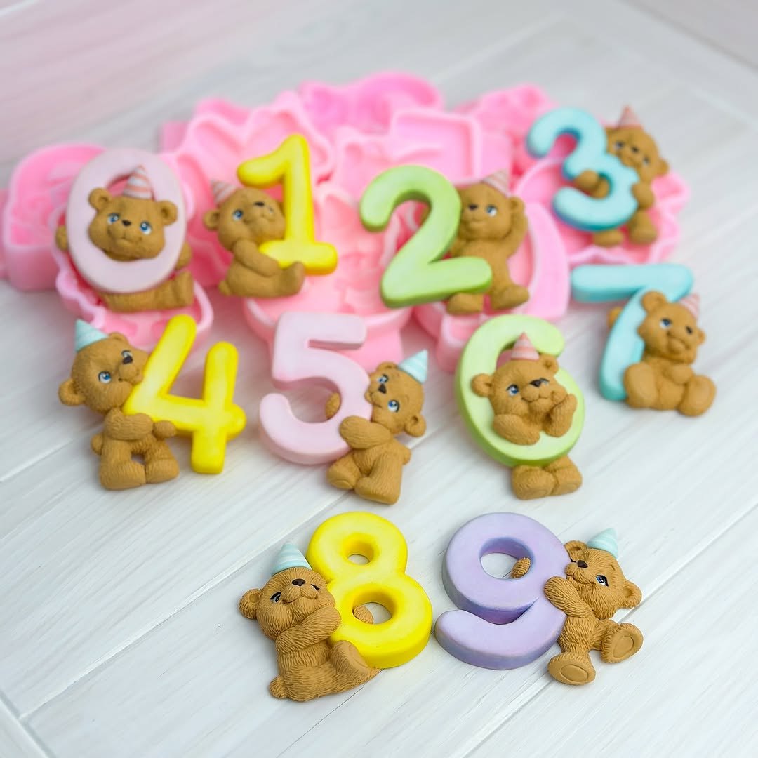 Silikonform Nummer 8 mit Bär 3D