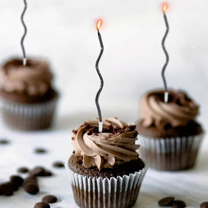 Gedrehte Kuchenkerzen, Schwarz mit Gold, 11 cm - 6 Stk.