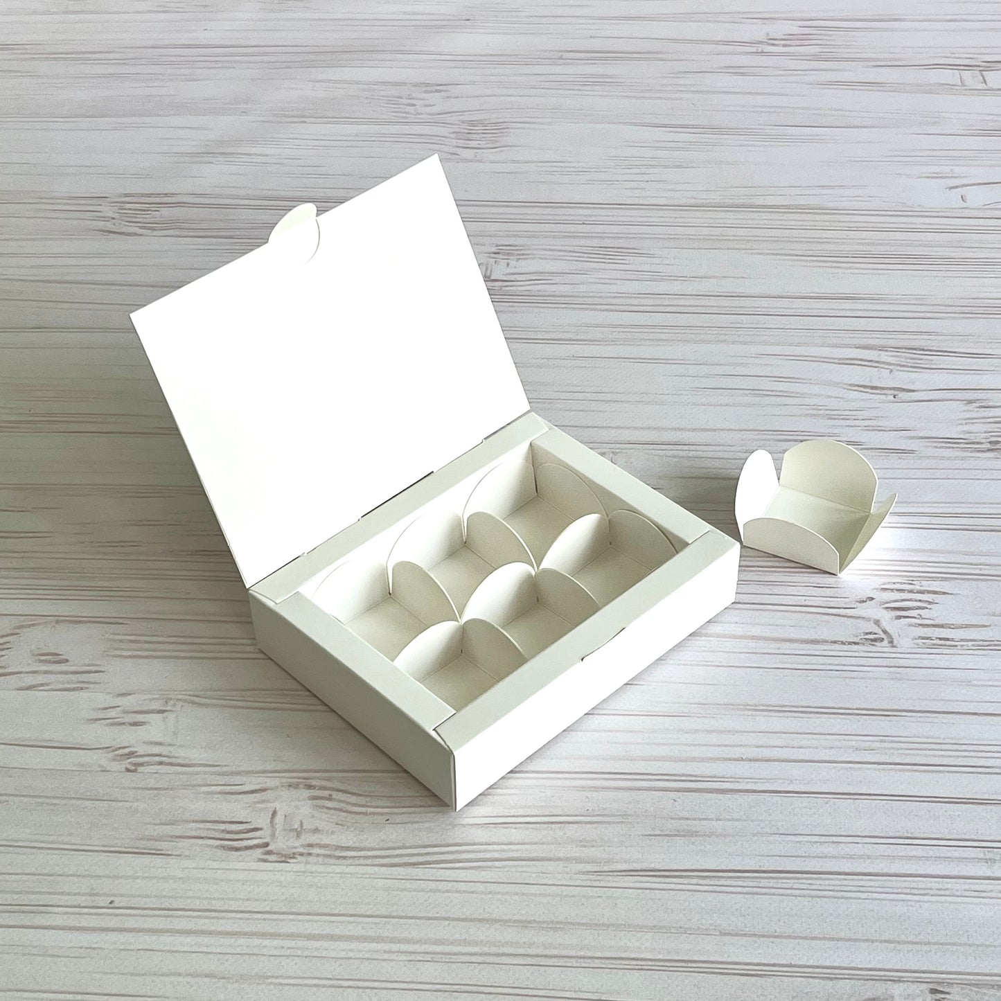 Schachtel für 6 Pralinen, Weiß, 110x145x30 mm, 5 Stk